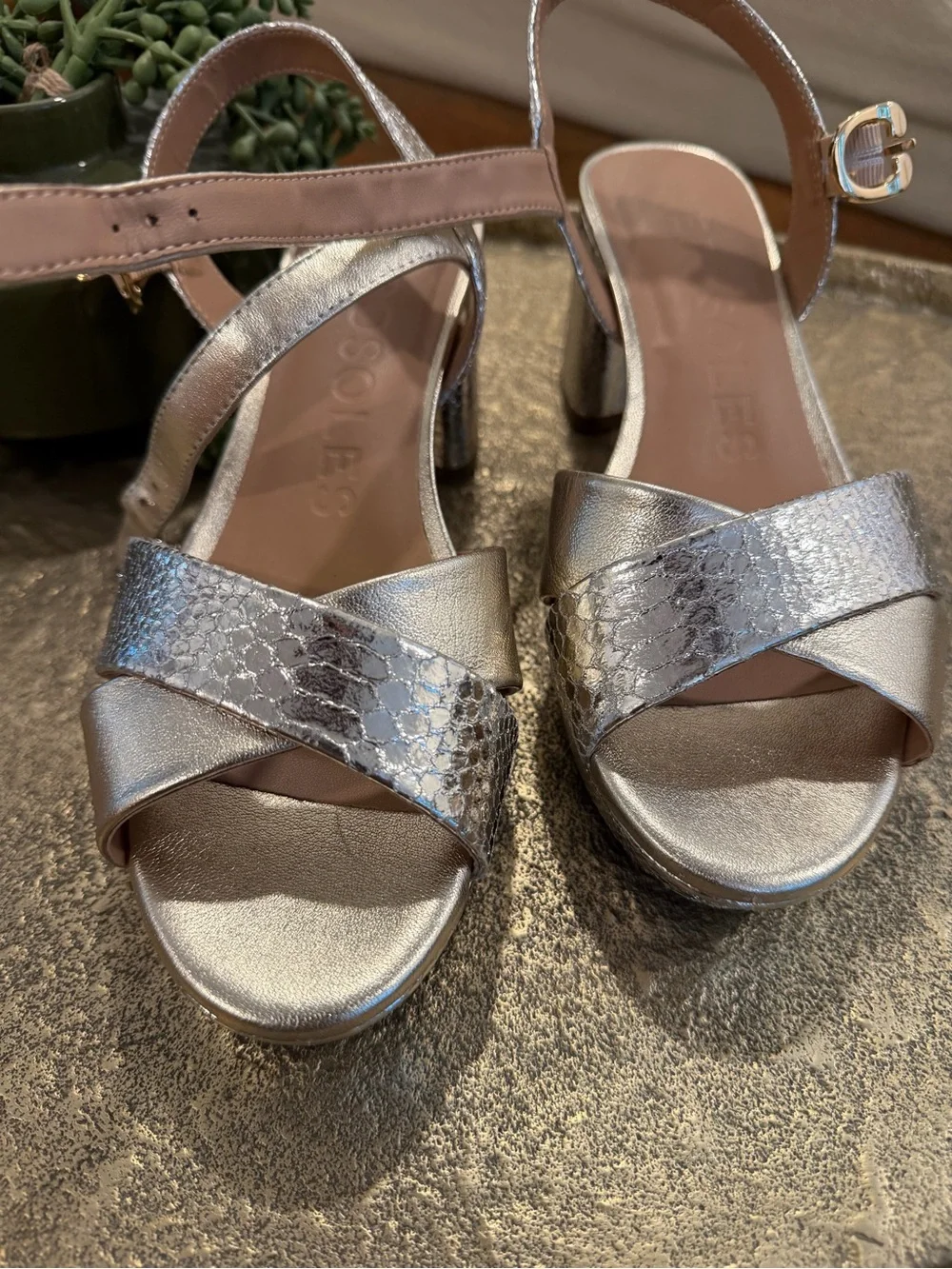 Aerosoles Cosmos Metallic Women's Platform Leather Sandals- Brand New